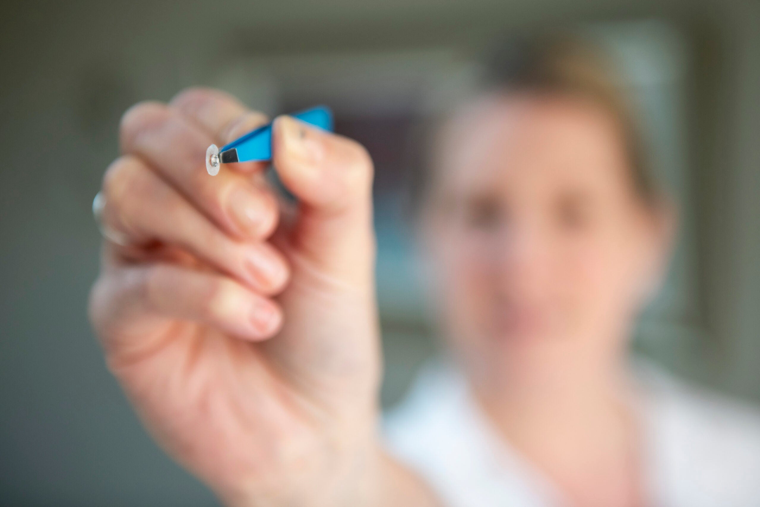 Where do you put ear seeds for weight loss?